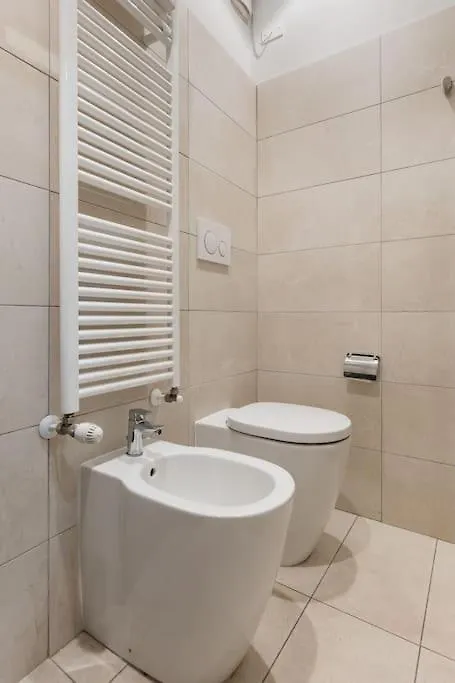 All'Ombra Delle Due Torri Family Apartment Bologna