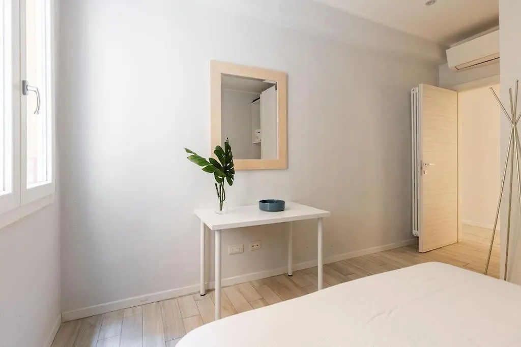 All'Ombra Delle Due Torri Family Apartment Bologna
