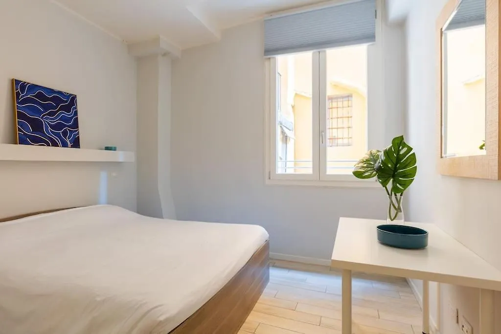 All'Ombra Delle Due Torri Family Apartment Bologna 0*,  Italien