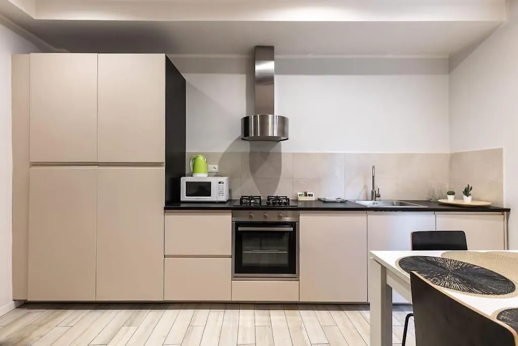 All'Ombra Delle Due Torri Family Apartment Bologna